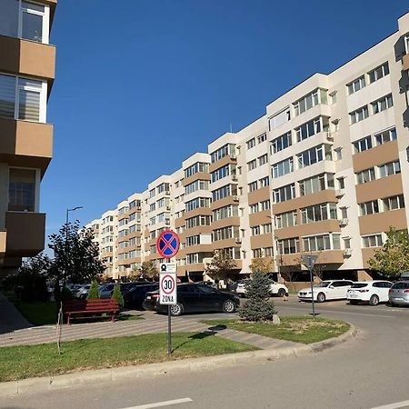 Lovely Bacau 1 Bedroom Apartment Kültér fotó